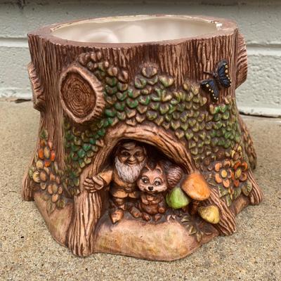 Vintage Flower Pot with Cast-iron Style Pagoda (Y-KW)