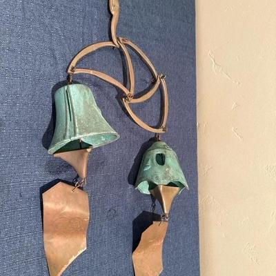 Lot 608 metal chime, 31 inches long