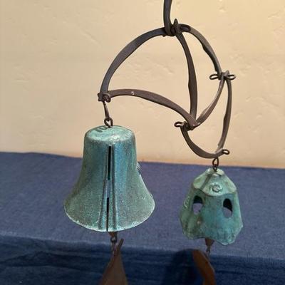 Lot 608 metal chime, 31 inches long
