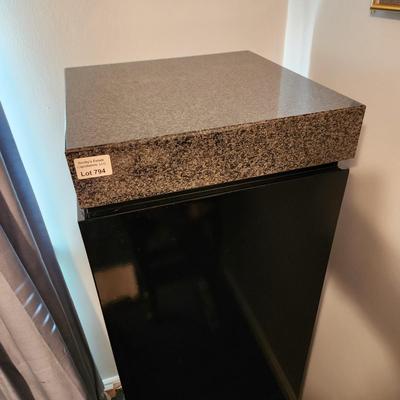 Stunning Black Base w Polished Stone Top Plinth Pedestal Display 15x15x48