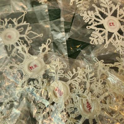 Lot of Vintage Christmas 1984 Crochet Snowflakes with U.S. States names