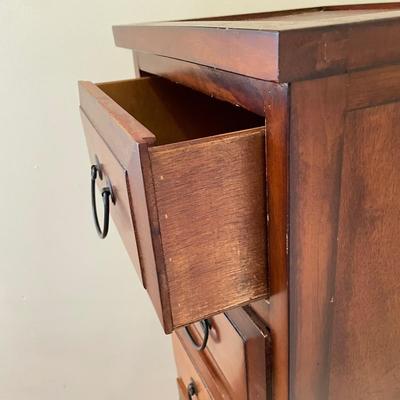 Petite Chest of Drawers (LR-SS)