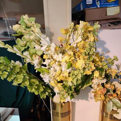 Lot of 4 Faux Floral Flower Arrangements