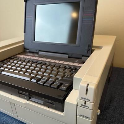 Lot 619 vintage, Texas instruments, travel, mate, 4000 E laptop and docking station