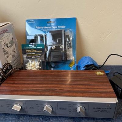 Lot 624 Variety of AV items