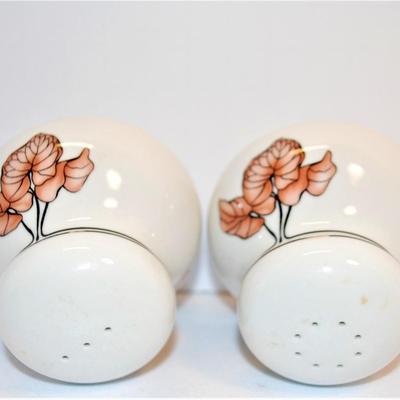 "Goebel" Barrel Shape with Hanging Orange Leaves Made in West Germany 2 1/2"