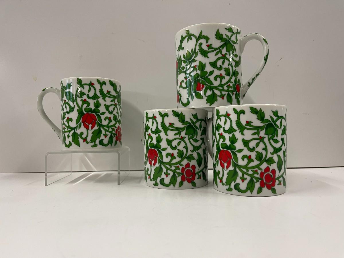 Set of 4 Williams Sonoma Holiday Coffee Mugs