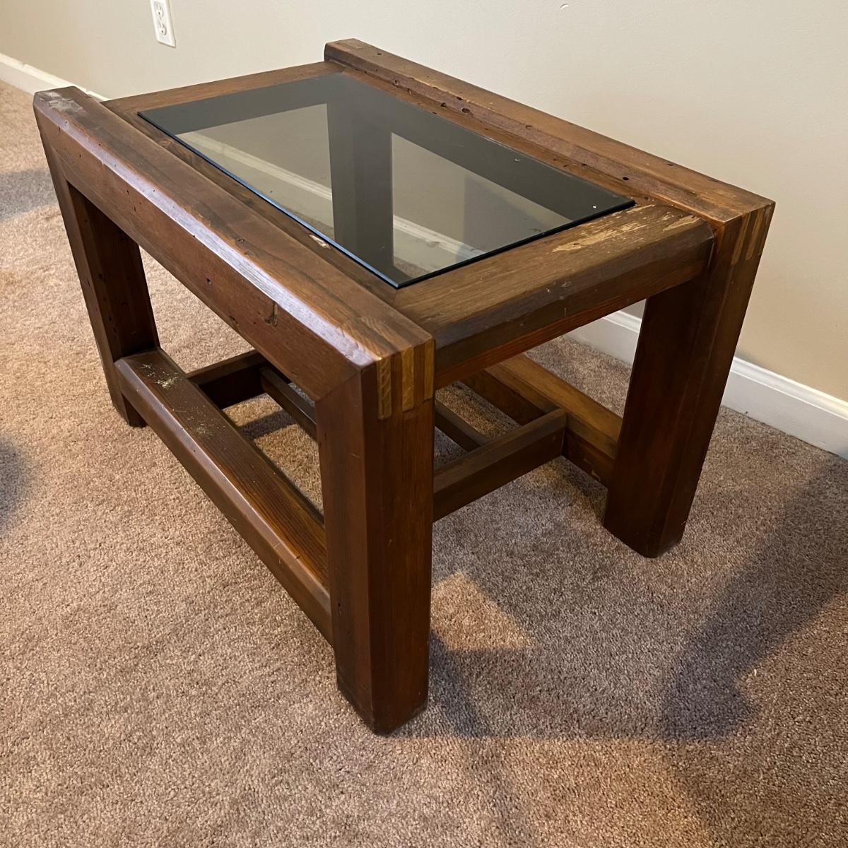 Craftsman Style Glass Topped End Table (UDRG)