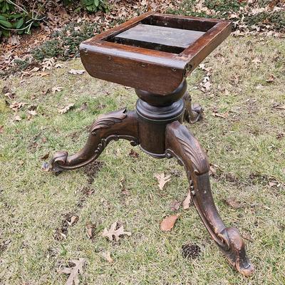 Oval Wood Table w/ Tri-Leg Pedestal (G-JS)