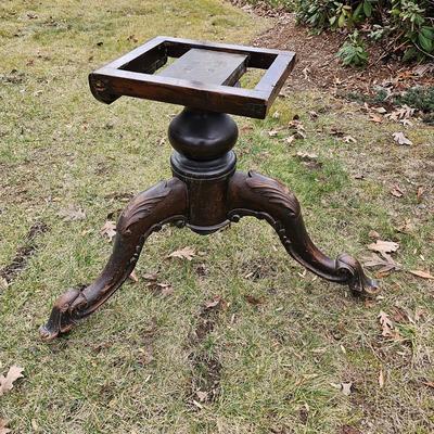 Oval Wood Table w/ Tri-Leg Pedestal (G-JS)