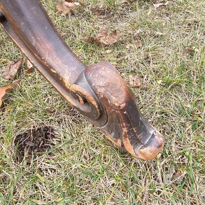 Oval Wood Table w/ Tri-Leg Pedestal (G-JS)