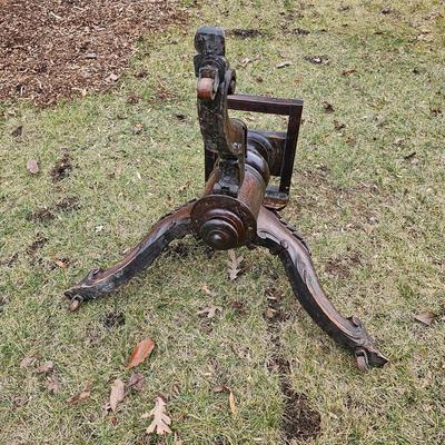 Oval Wood Table w/ Tri-Leg Pedestal (G-JS)