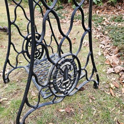 Vintage Singer Treadle Sewing Machine Table (G-JS)
