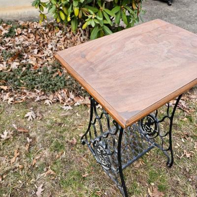 Vintage Singer Treadle Sewing Machine Table (G-JS)