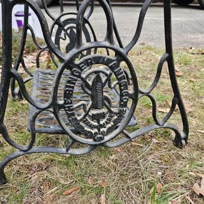Vintage Singer Treadle Sewing Machine Table (G-JS)
