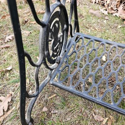 Vintage Singer Treadle Sewing Machine Table (G-JS)