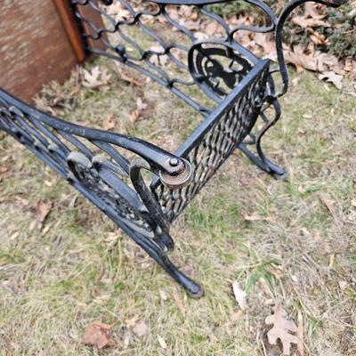 Vintage Singer Treadle Sewing Machine Table (G-JS)