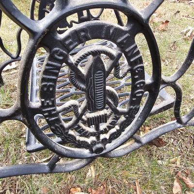 Vintage Singer Treadle Sewing Machine Table (G-JS)