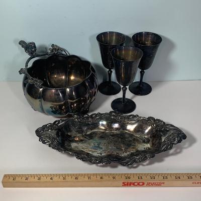 LOT 69M: Silver Plate Collection: Apollo Silver Co., Nut Bowl (quadruple plate), Gobblets,Itlay & More