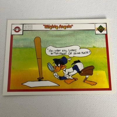 Vintage Looney Tunes MLB Trading Cards