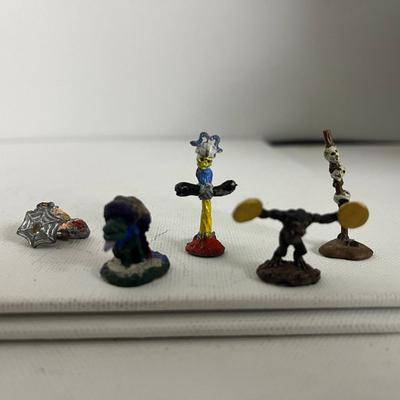 Miniature Figures (11)