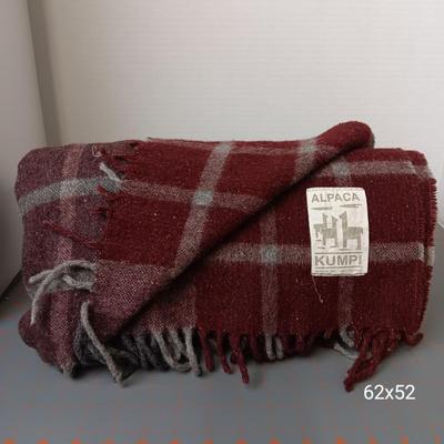 Alpaca Kumpi Plaid Throw Blanket