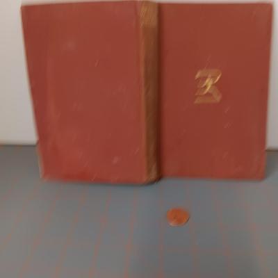 1933 Eminent Victorians Book