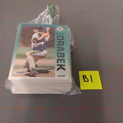 Baseball Card Bundle (B1)