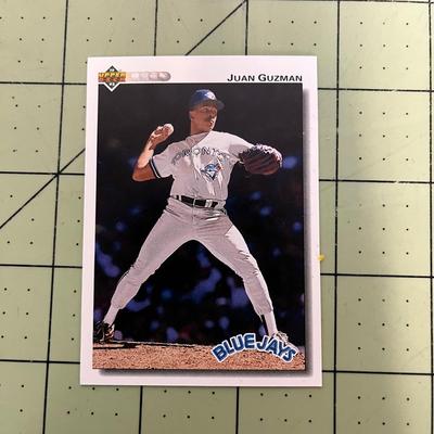 Baseball Card Bundle (B6)