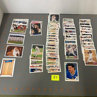Baseball Card Bundle (B7)