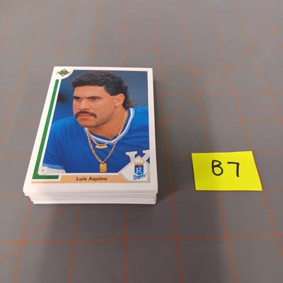 Baseball Card Bundle (B7)