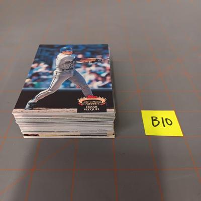 Baseball Card Bundle (B10)