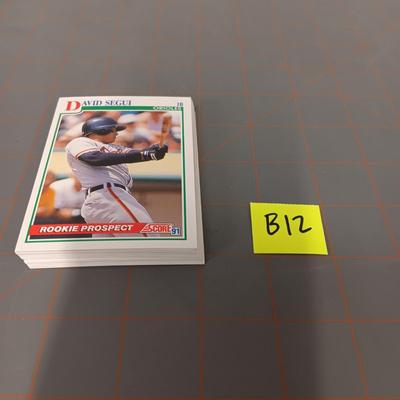 Baseball Card Bundle (B12)
