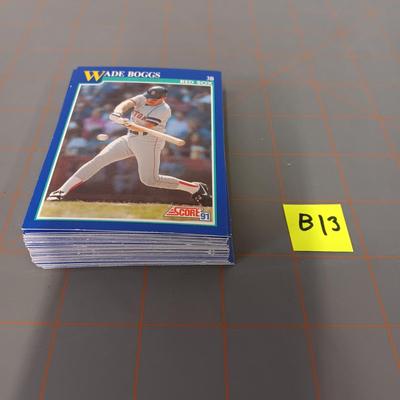 Baseball Card Bundle (B13)