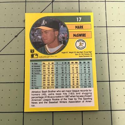 Baseball Card Bundle (B28)