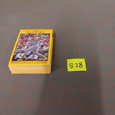 Baseball Card Bundle (B28)
