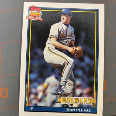 Baseball Card Bundle (B24)