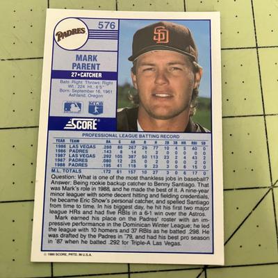 Baseball Card Bundle (B33)