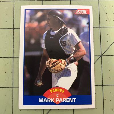 Baseball Card Bundle (B33)