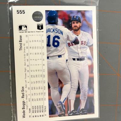 Baseball Card Bundle (B66)