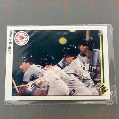 Baseball Card Bundle (B66)