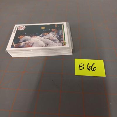 Baseball Card Bundle (B66)