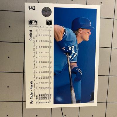 Baseball Card Bundle (B58)