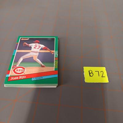 Baseball Card Bundle (B72)