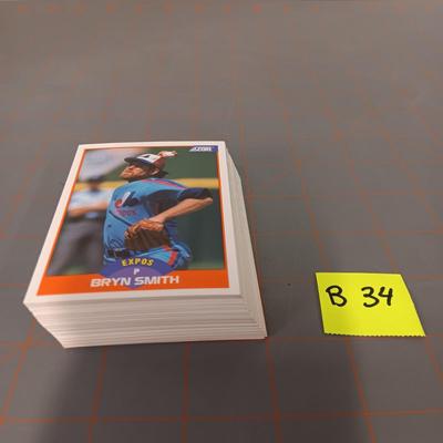 Baseball Card Bundle (B34)