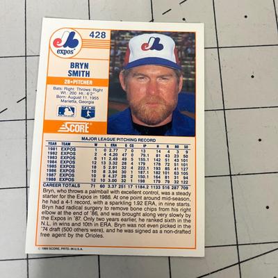 Baseball Card Bundle (B34)