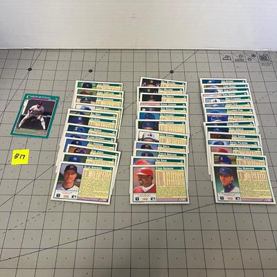 Baseball Card Bundle (B17)