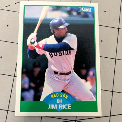 Baseball Card Bundle (B32)