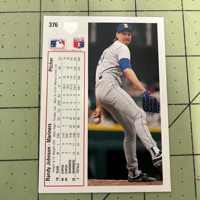 Baseball Card Bundle (B37)