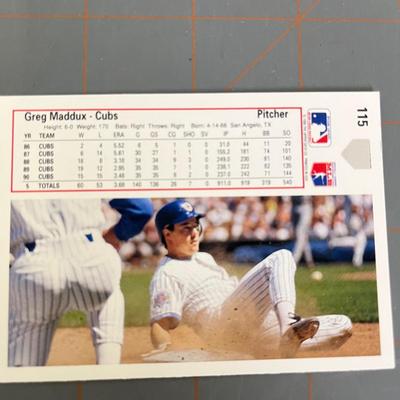 Baseball Card Bundle (B35)